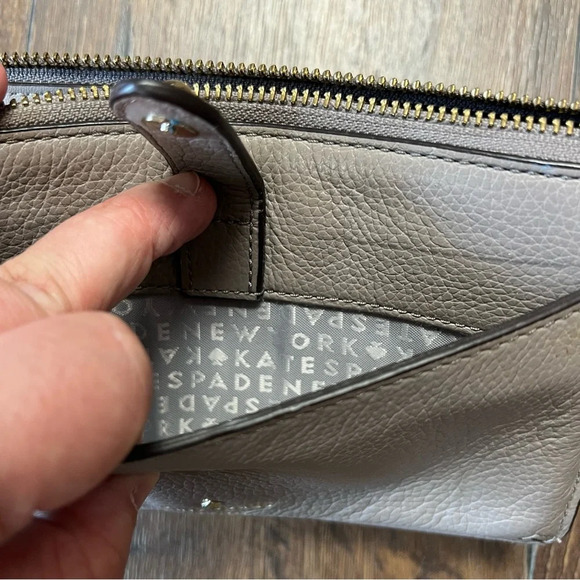 Kate spade taupe wallet - Picture 7 of 8